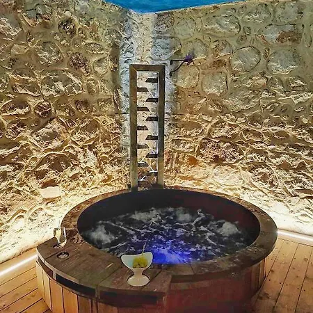 Hotel Collis Petri Relais